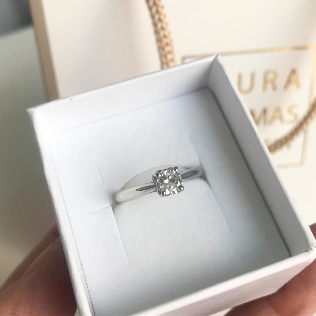 This sparkling diamond came into the workshop in a 9ct white gold ring. The ring was scanned and with the use of CAD, I was able to replicate the ring design so that the diamond left the workshop in platinum, a harder wearing metal that requires a lot less upkeep than gold 💕