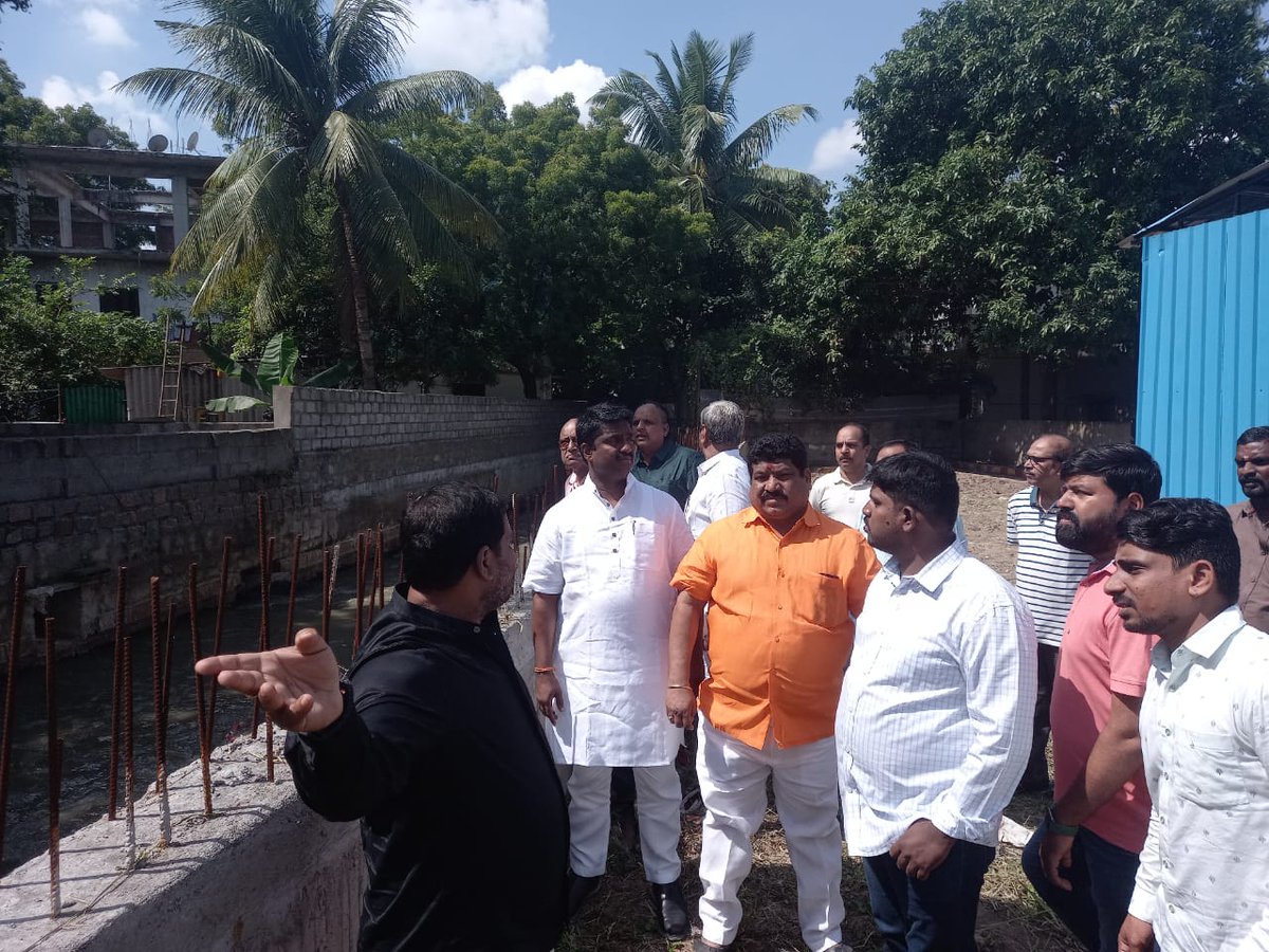 TeamRK_BJP's tweet photo. Under the Meet Your Member program visited Royal Enclave in Ward No.6 along with Banuka Mallikharjun and assured that all the works would be addressed in a phased manner.
#RKWithBJP #RKWithSCB #SCBWithBJP https://t.co/E32zriMz7Q
