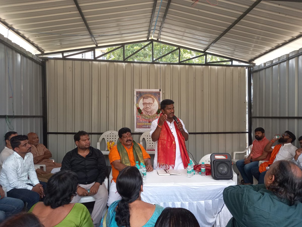 TeamRK_BJP's tweet photo. Under the Meet Your Member program visited Royal Enclave in Ward No.6 along with Banuka Mallikharjun and assured that all the works would be addressed in a phased manner.
#RKWithBJP #RKWithSCB #SCBWithBJP https://t.co/E32zriMz7Q