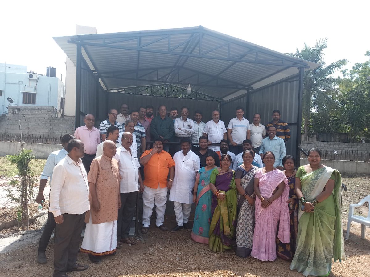 TeamRK_BJP's tweet photo. Under the Meet Your Member program visited Royal Enclave in Ward No.6 along with Banuka Mallikharjun and assured that all the works would be addressed in a phased manner.
#RKWithBJP #RKWithSCB #SCBWithBJP https://t.co/E32zriMz7Q