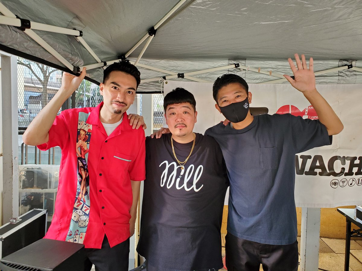 suzuki87minoru's tweet photo. AMERICANHOLIC DAY
@ 石川町 ひらがな商店街
DJブースでのDJ SHUNさん・DJ DAY-Gさん・DJ CANさんのプレイを間近で見ることが出来てうれしかったです。
そして、スピラーとも会えて🎵
PAさんとも喋れた(^.^)
#AMERICANHOLICDAY
#ADAY
#DJCAN
#DJSHUN
#DJDAYG
#石川町
#ひらがな商店街 https://t.co/rDKkKEeNSb