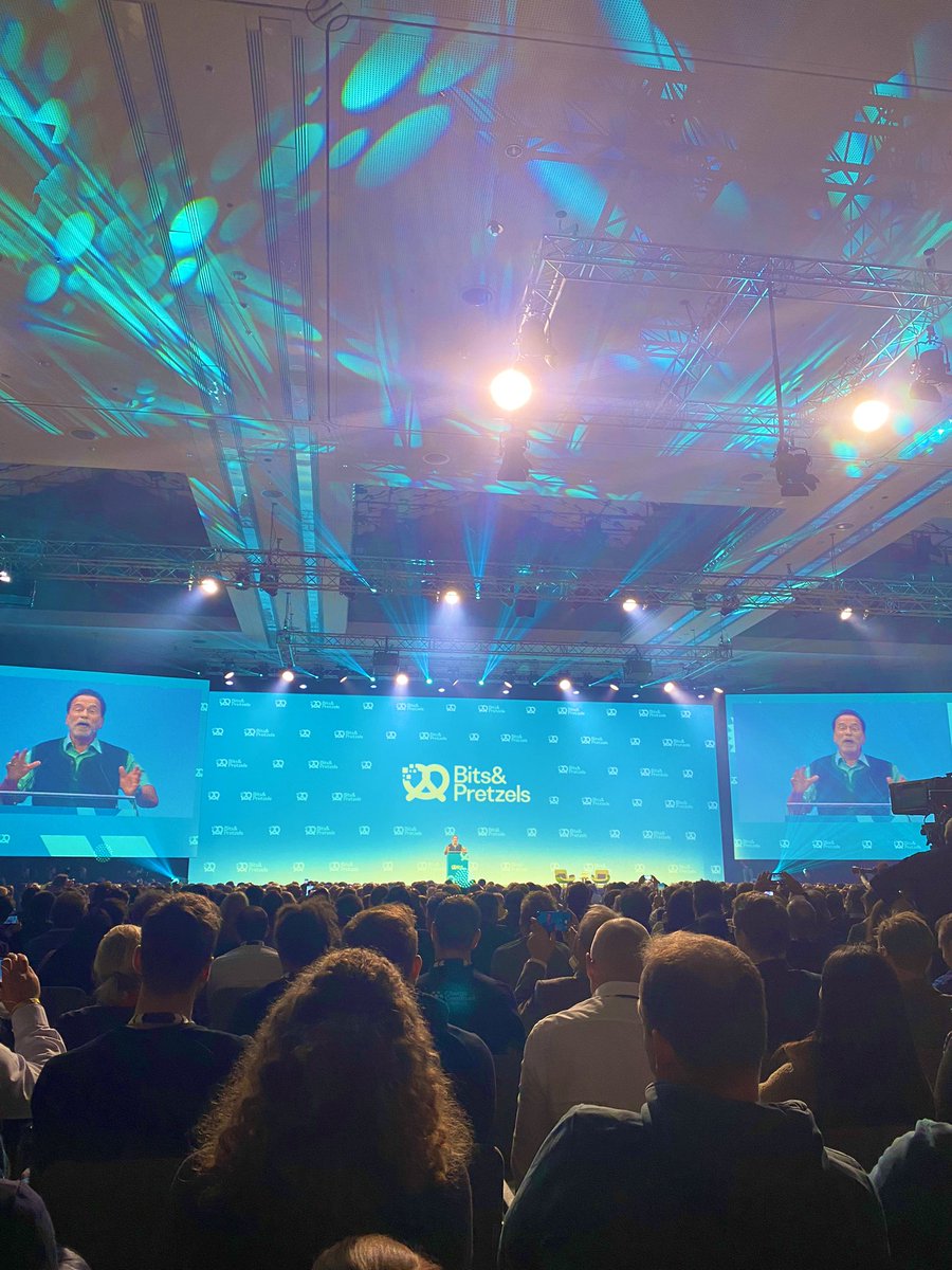 Amazing to listen to <a href="/Schwarzenegger/">Arnold</a>’s life story and how he built many successful careers. He shared a brilliant story about growing his public speaking confidence at his first event in Dublin, Ireland as us Irish kept clapping 👏🏽 &amp; encouraging him🇮🇪 ☘️ #bits22 #whyireland