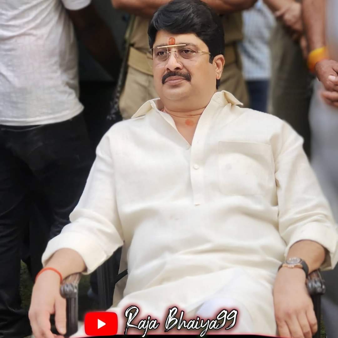 top__thakur's tweet photo. आने वाले #समय को समझो #क्षत्रिय समाज ये #बीजेपी #कांग्रेस को छो���़ो और अपना #इतिहास और अपना #रूतबा बरकार रखना है तो इन का सपोर्ट करो ओर #याद रखो की #जो_अपनी_जात_का_नही_वो_अपने_बाप_का_नहीं  किसी भी पार्टी कि गुलामी मत करो अपने समाज पहले देखो https://t.co/VuTYi1tlQq