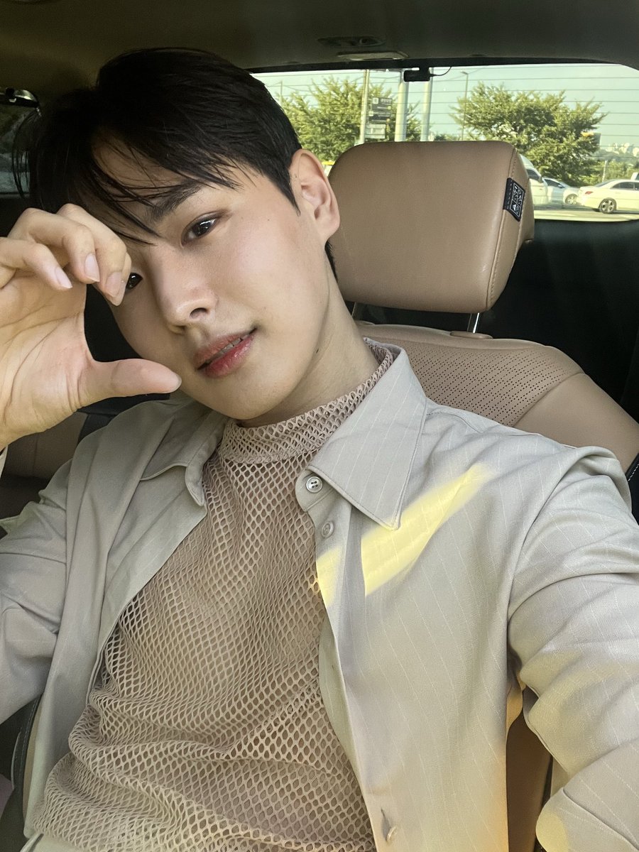 seungtsik's tweet photo. @selfoli https://t.co/T3rphfXVBn