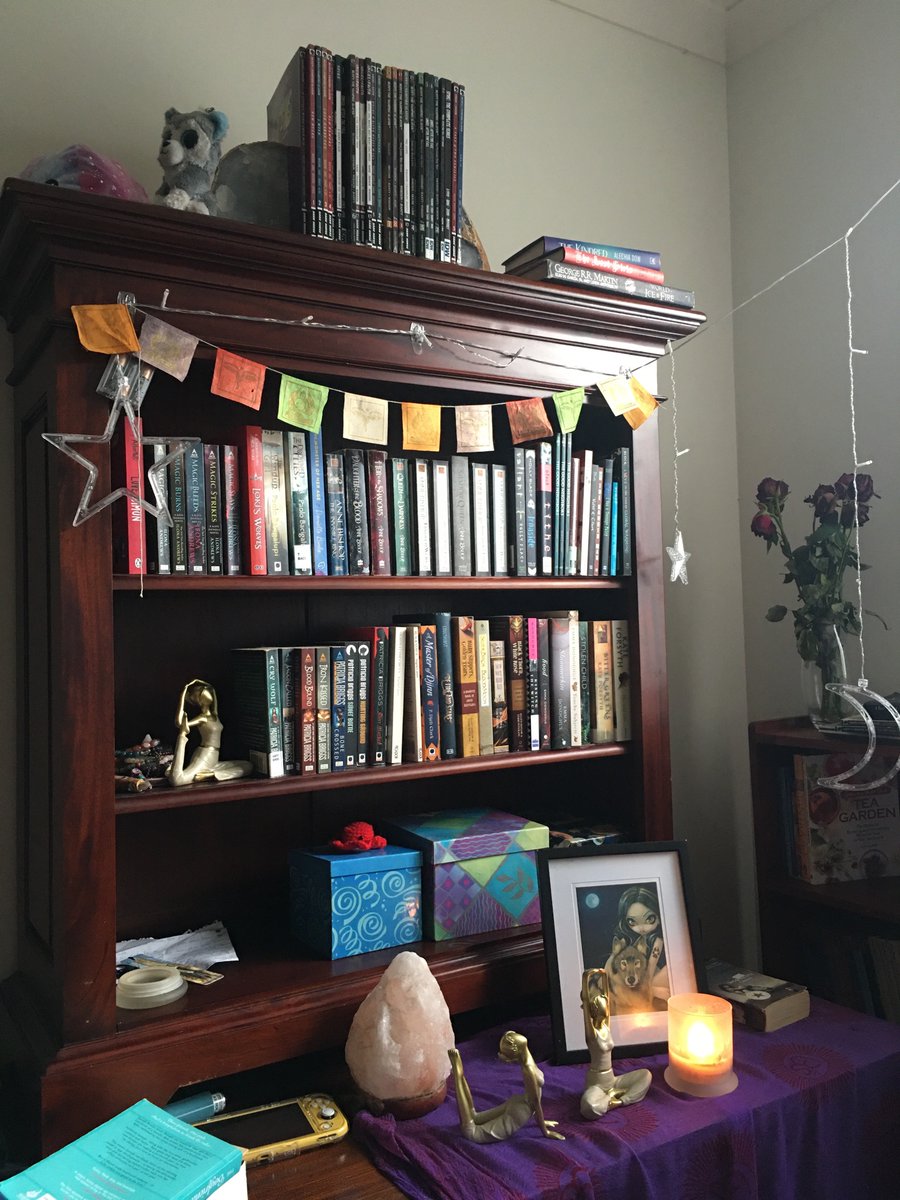 faerywhimsy's tweet photo. This last week has been moving week over here, but it’s slowing down now enough that I wanted to sign in for a vibe check 🥰 https://t.co/kHAE30Tn2I