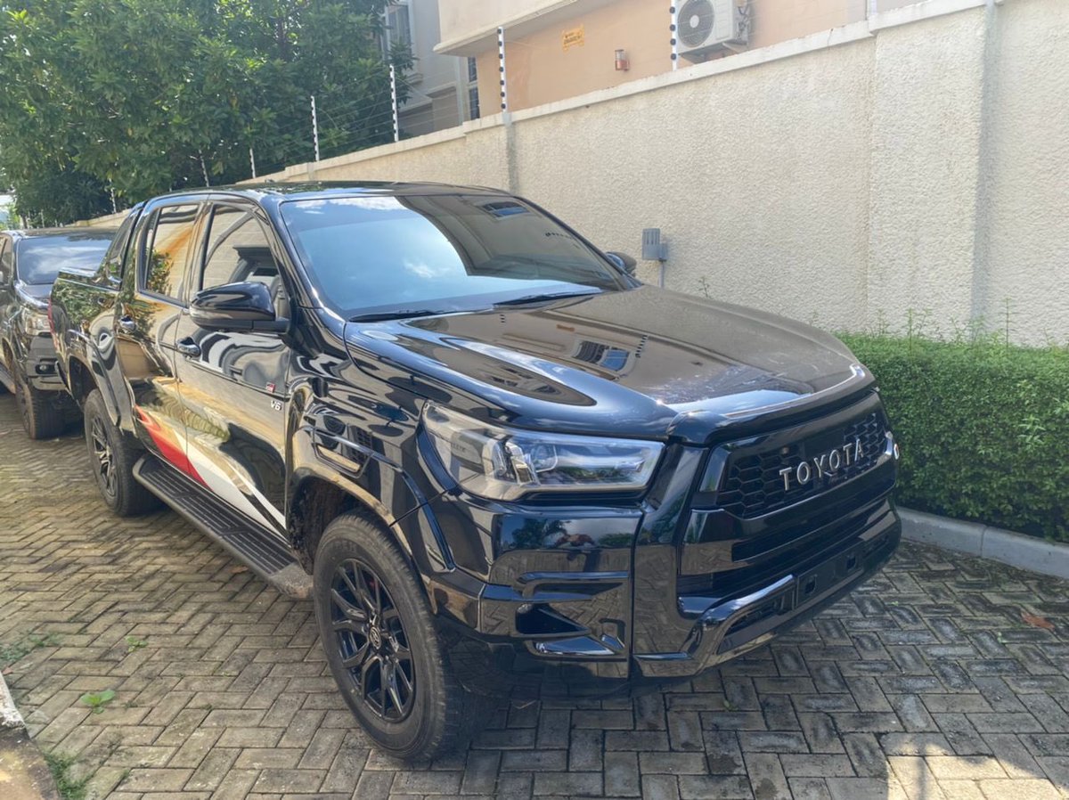 tosanblak's tweet photo. 👉Description:⚡⚡⚡️ Brand New Toyota Hilux GR-Sport 2022 Model V6 engine full option available...
DUTY ✅ 

👉Price:  42 million negotiable 

👉Kindly call 08065119924 or send a dm

👉Location: Abuja
#abujacars #cardealers #cars #affordablecars #abujaautodealership #hilux2022 https://t.co/u7ivyLOkTN
