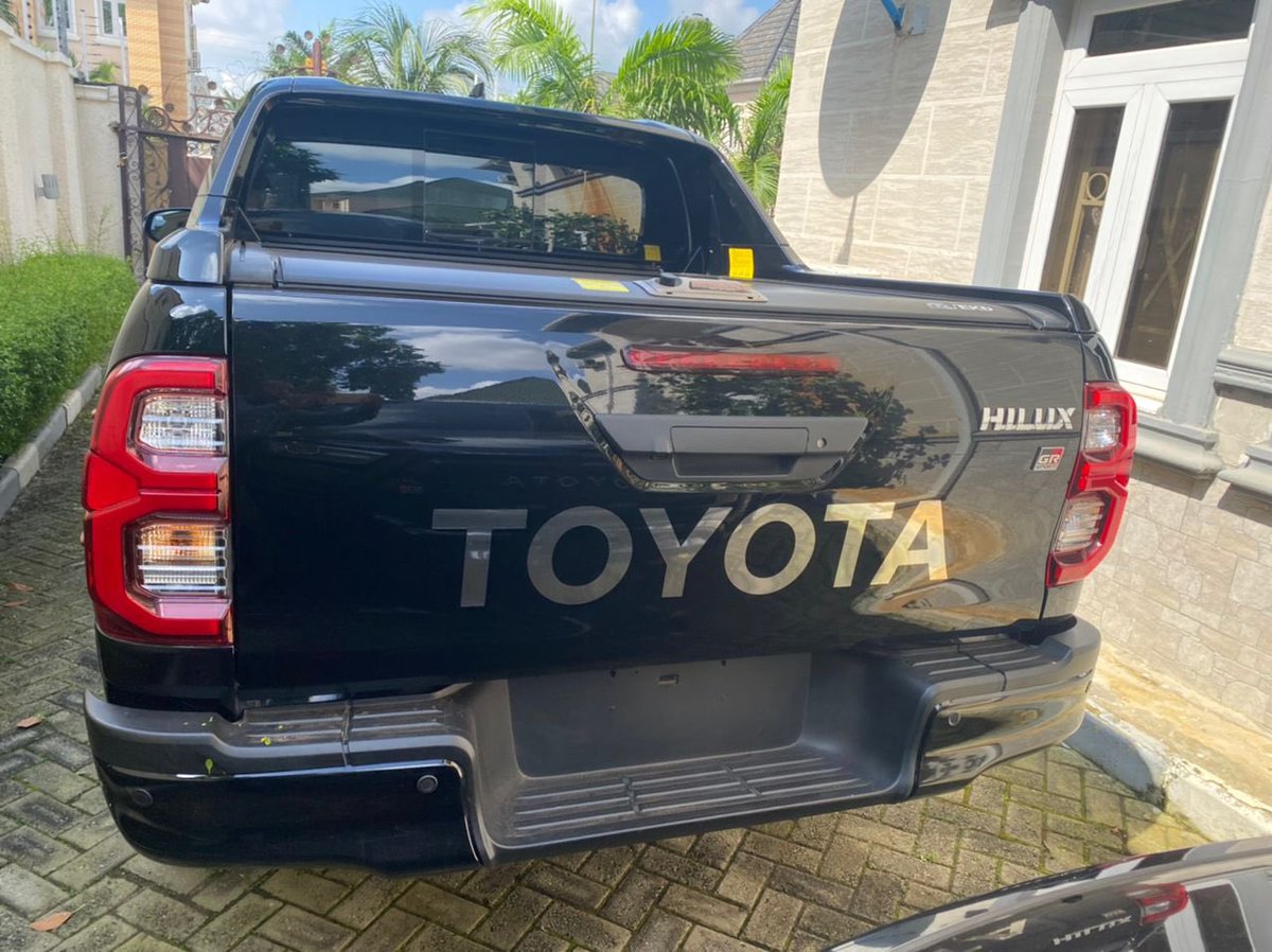 tyautos76's tweet photo. 👉Description:⚡⚡⚡️ Brand New Toyota Hilux GR-Sport 2022 Model V6 engine full option available...
DUTY ✅ 

👉Price:  42 million negotiable 

👉Kindly call 08065119924 or send a dm

👉Location: Abuja
#abujacars #cardealers #cars #affordablecars #abujaautodealership #hilux2022 https://t.co/SYSAyO01bu