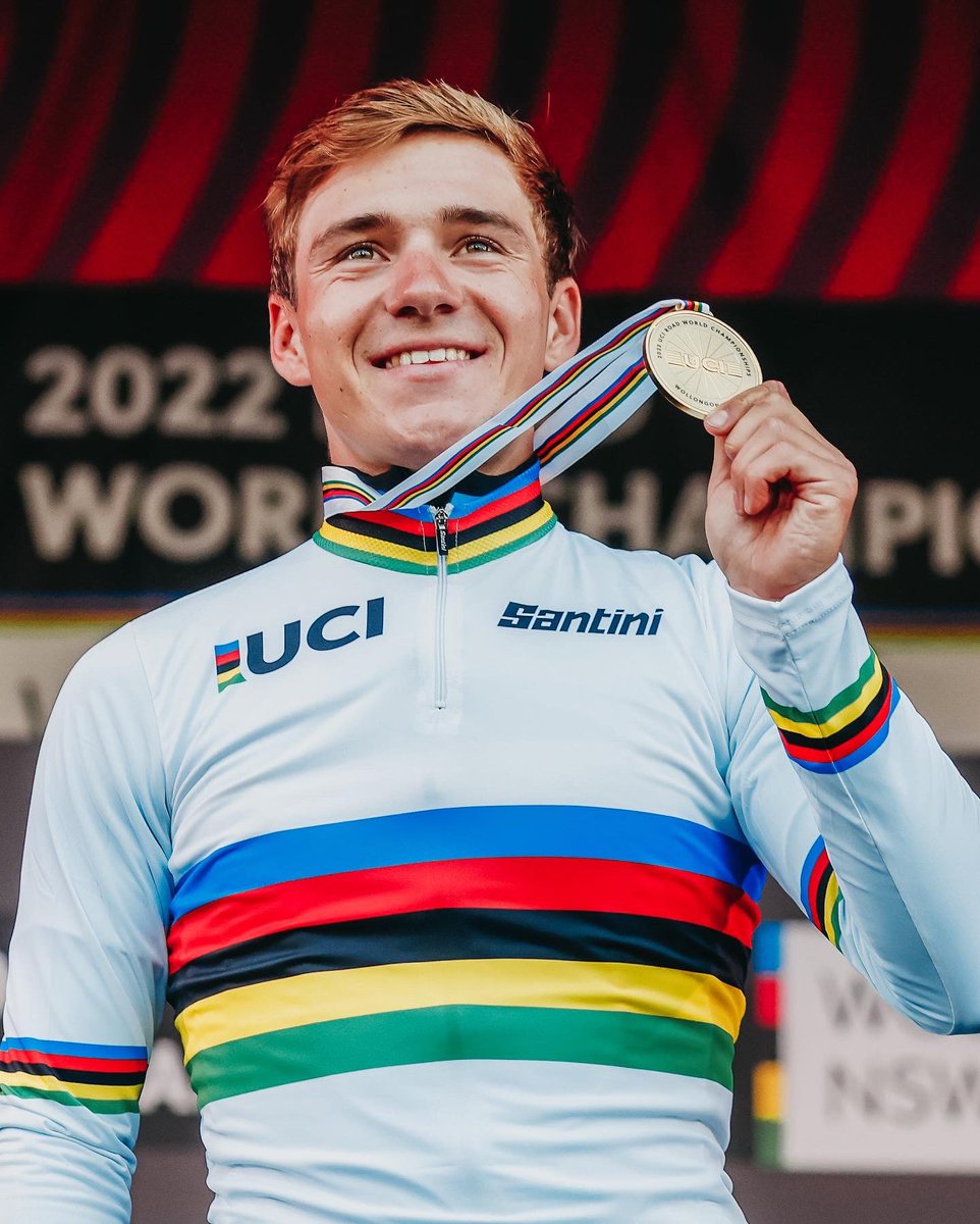 World Champion 2022! 🇧🇪🌈🥇🔥 Dreams do come true, can’t wait to wear the Rainbow Jersey next season!! 🙏🏼 Thanks to the entire team for the amazing work today, a perfect race for us and very proud to finish it off!! 👊🏼 We are Belgium ❤️