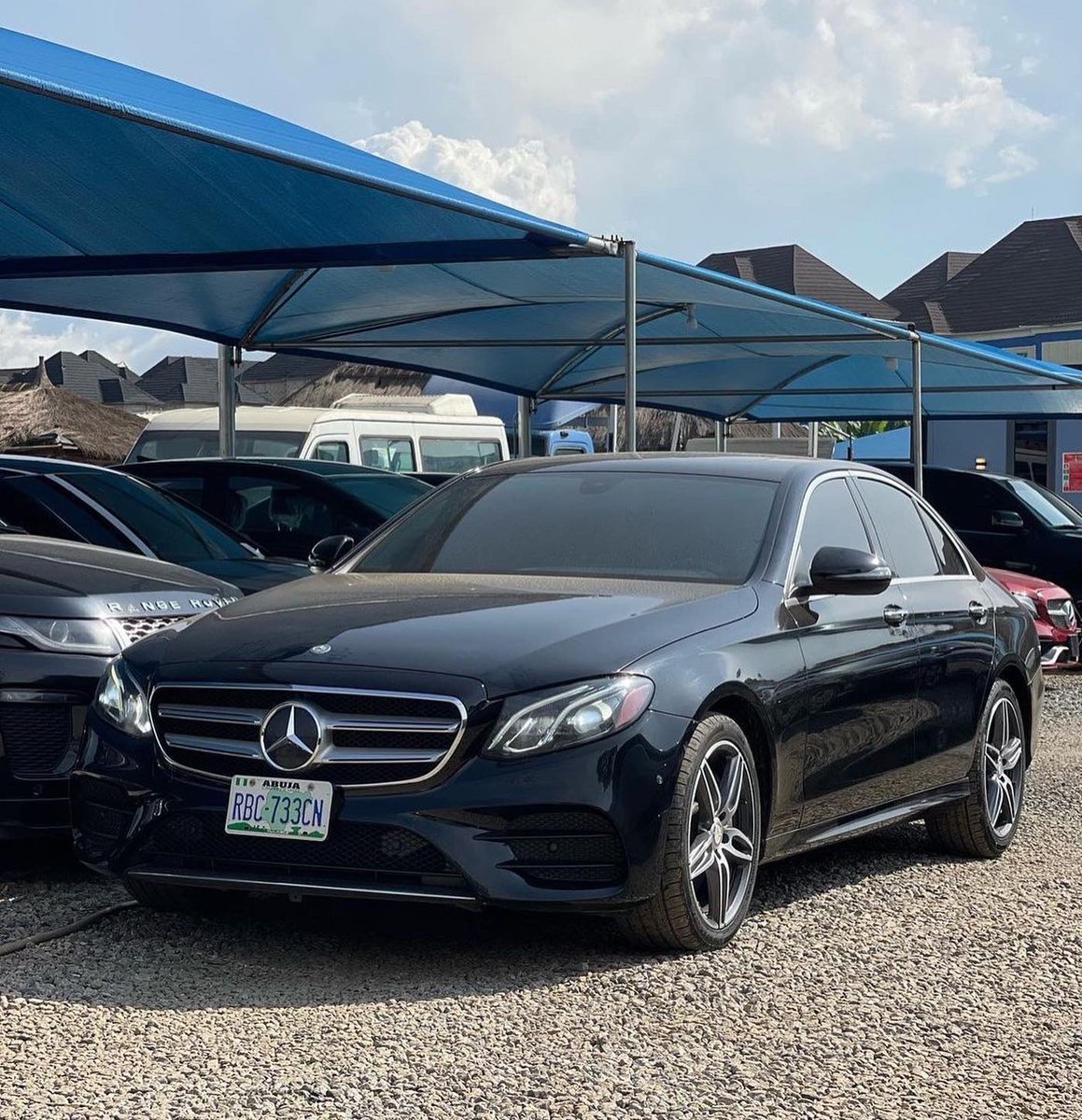 tosanblak's tweet photo. 👉Description:⚡⚡⚡️ SUPER NEATLY USED 2017 MERCEDES BENZ E300
DUTY ✅ 

👉Price:  17 million negotiable 

👉Kindly call 08065119924 or send a dm

👉Location: Abuja

#abujacars #cardealers #cars #instagram #affordablecars #abujaautodealership #lagoscars #carsforsale #benze300 https://t.co/Xy21eJopGB