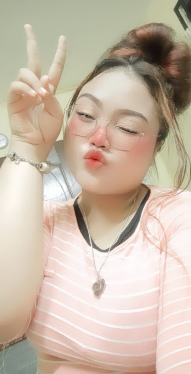 malaygurl tweet media