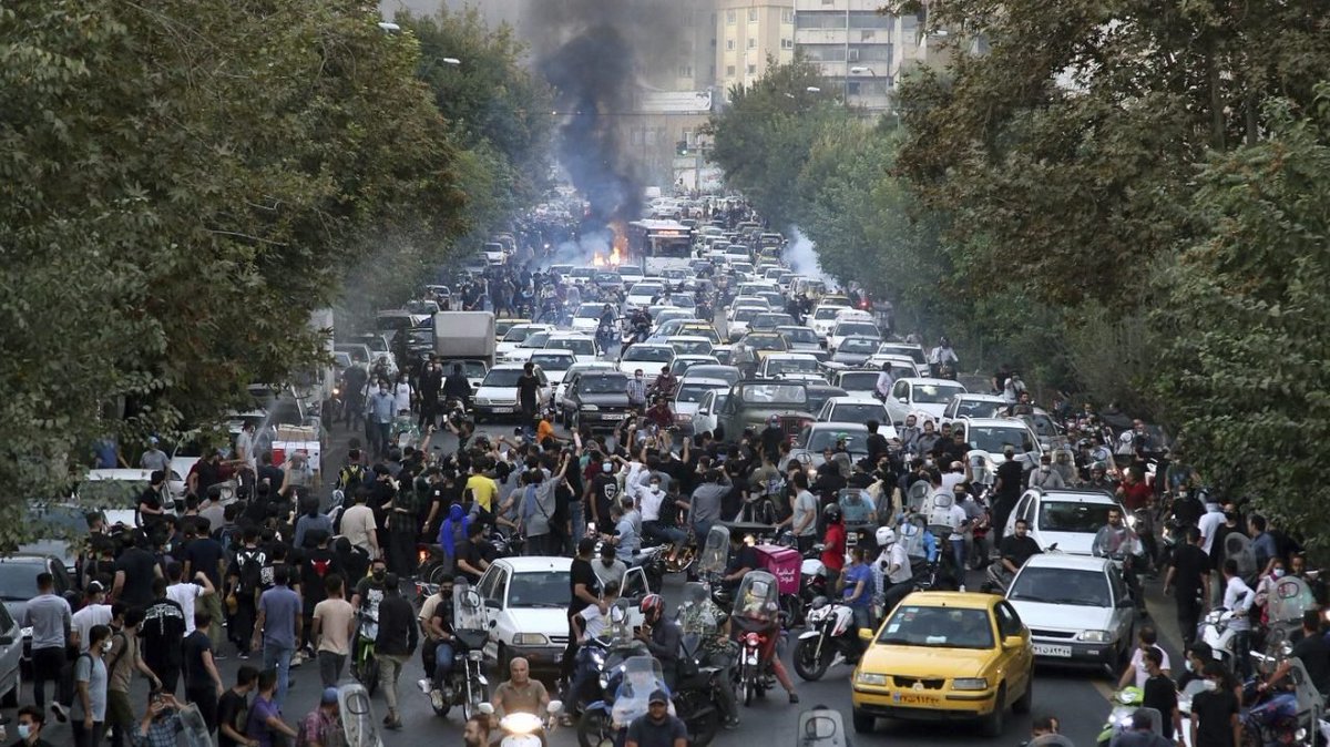 thehill's tweet photo. NEW: Why Iranian women are burning hijabs https://t.co/FyVc363imD https://t.co/P2nGhBy0wT