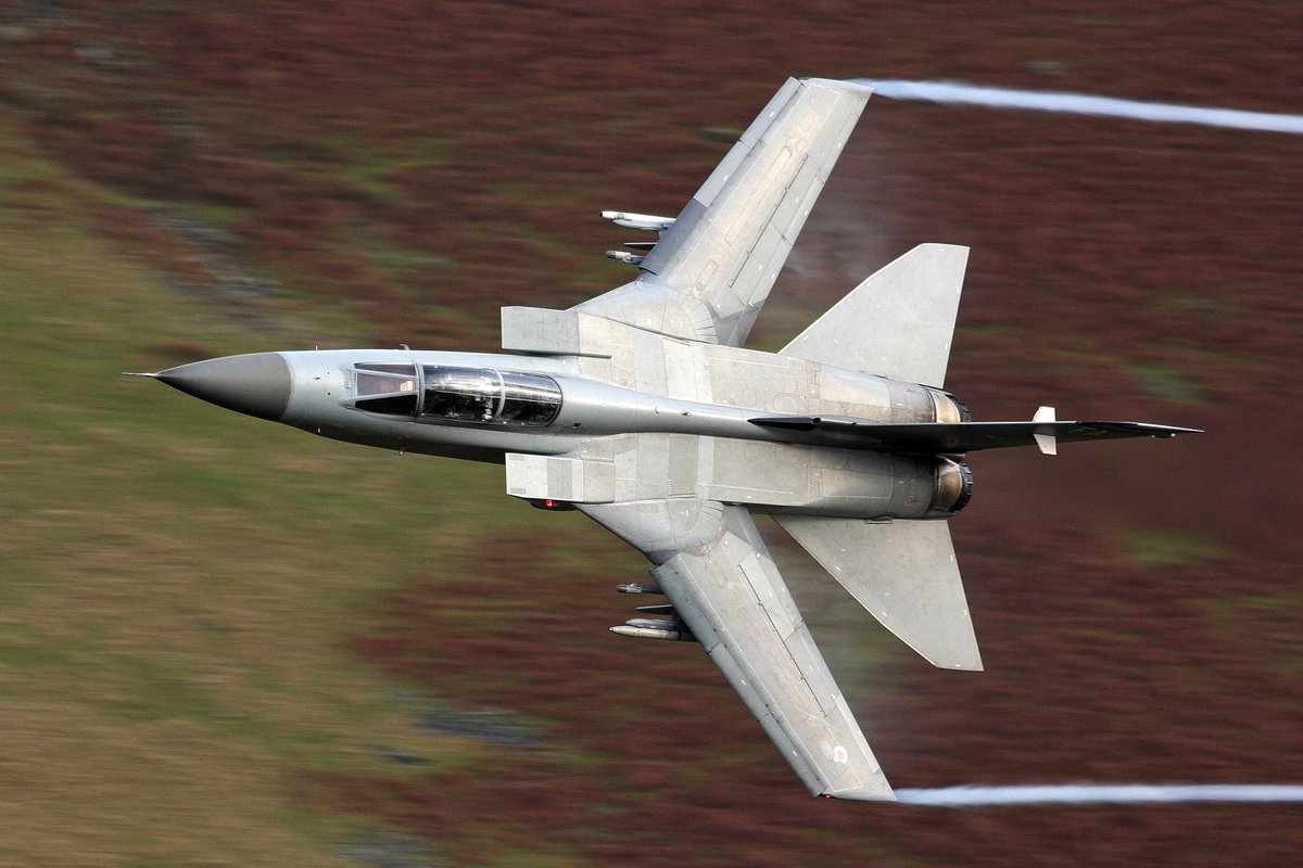 Royal Air Force Tornado F3 ZE168:FA from 25 Sqn based at RAF Leeming, flying the M6 Pass in Cumbria. January 2008. <a href="/RoyalAirForce/">Royal Air Force</a> <a href="/XXVSqn/">XXV(Fighter) Squadron</a> @coldwaraircraft <a href="/AvHistorian/">TheAviationHistorian 🇬🇧 🇺🇦</a> <a href="/TheAirchive/">The Airchive</a> #aviationphotography #TornadoF3 #25Sqn