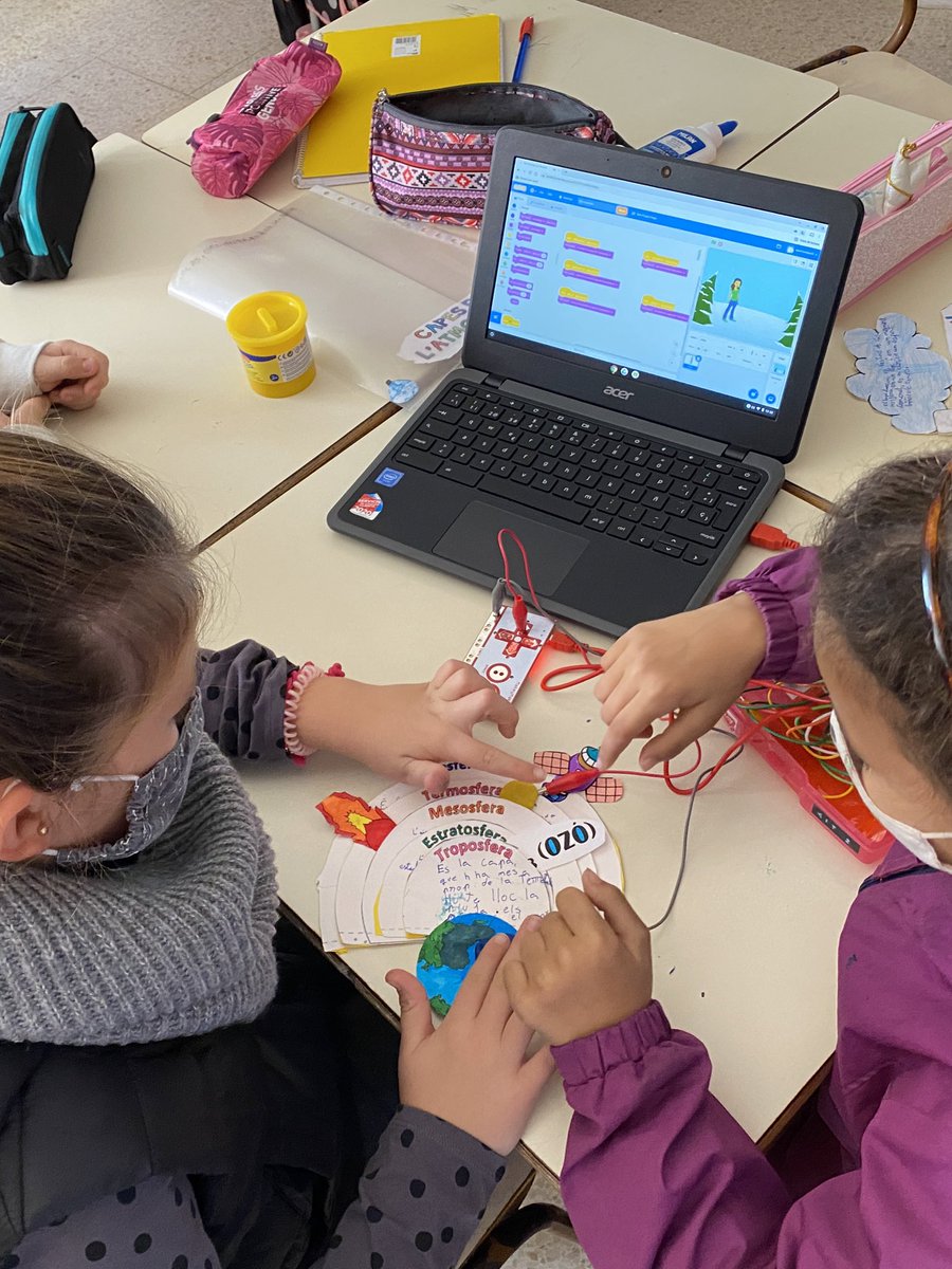 elenavercher's tweet photo. il.lusió MÀXIMA!
explorarem l'ús de @microbit_edu, @makeymakey, @mergeedu #MergeCube, @CoSpaces_Edu, @MicrosoftFlip i @scratch per crear situacions d'aprenentatge MÀGIQUES a l'aula.
ens trobem en un mes!!🪄✨✨✨
@collaclic
@GEGSpain
#GoogleEI
#ESP18 #LON20
#STEAMcat https://t.co/WxK6gUz20S