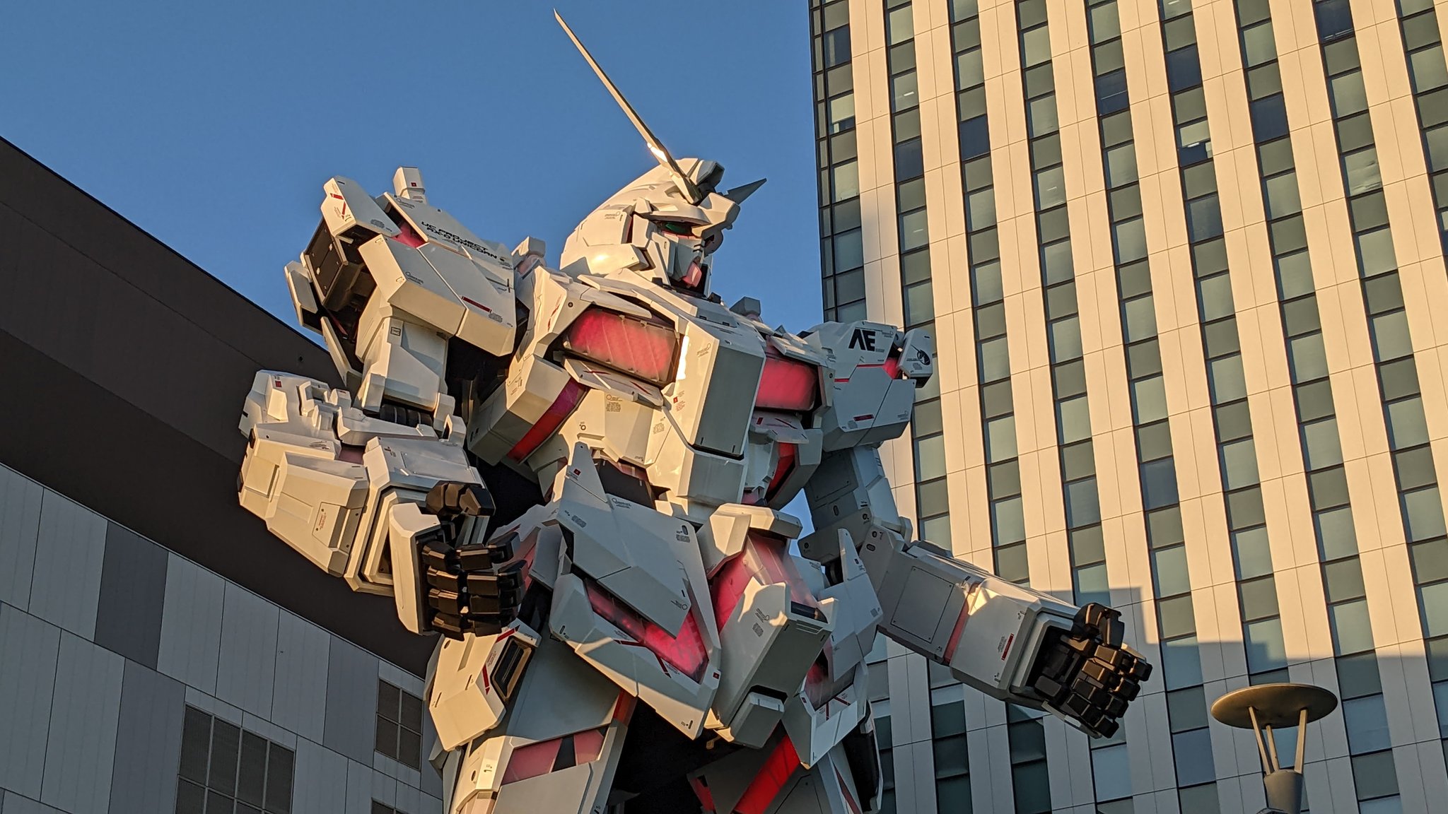 よっしーm S ユニコーンガンダム 見に来たんだけど変形しないみたいで残念 T Co Ofuxx3aymn Twitter