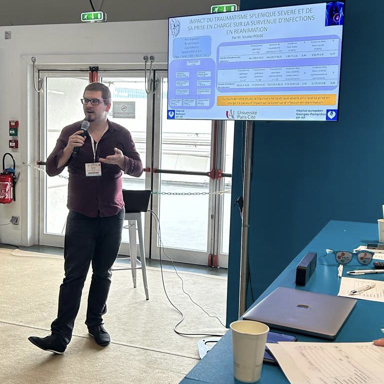 Anesth_Rea_HEGP's tweet photo. #SFAR Ma thèse en 3 min: Nicolas Polge notre futur CCA présente avec classe l’impact du traumatisme splénique sévère sur la survenue d’infections chez des patients admis en réa, travail réalisé avec Camille Hego et Sophie Hamada. Bravo! @TraumabaseFR @HopitalPompidou @SFARJeunes https://t.co/AYCwAOiLTO