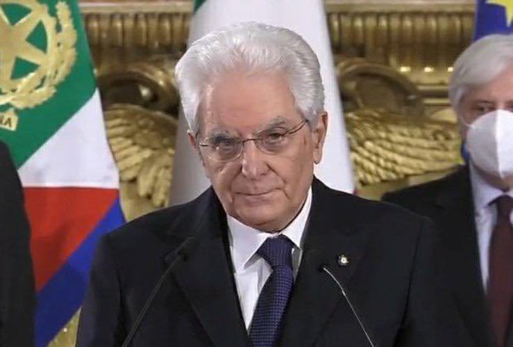 Il mio pensiero stamattina va a Mattarella 🥹 che fra pochi giorni dovrà gestire nuovamente un manicomio 🙄