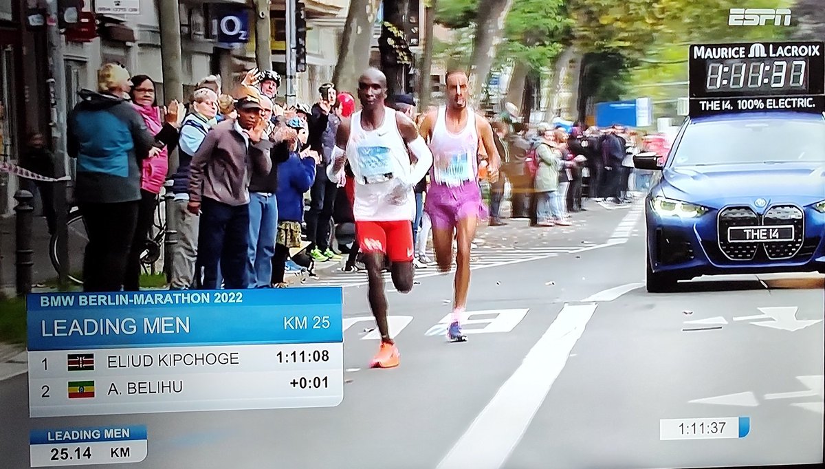 Ya sin liebres, <a href="/EliudKipchoge/">Eliud Kipchoge - EGH🇰🇪</a> lidera en el 25K de <a href="/berlinmarathon/">BMW BERLIN-MARATHON</a> en 1h11m08.
Un ritmo de locura. 
<a href="/marianoryan/">Mariano Ryan</a> <a href="/marielaortiz42k/">MARIELA ORTIZ</a> en <a href="/StarPlusLA/">starplusla</a>