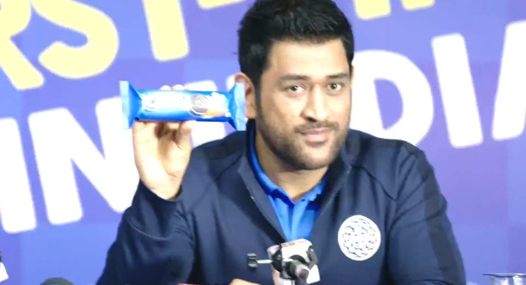 MS Dhoni launched the 'Oreo' cookies for the first time in India once again.