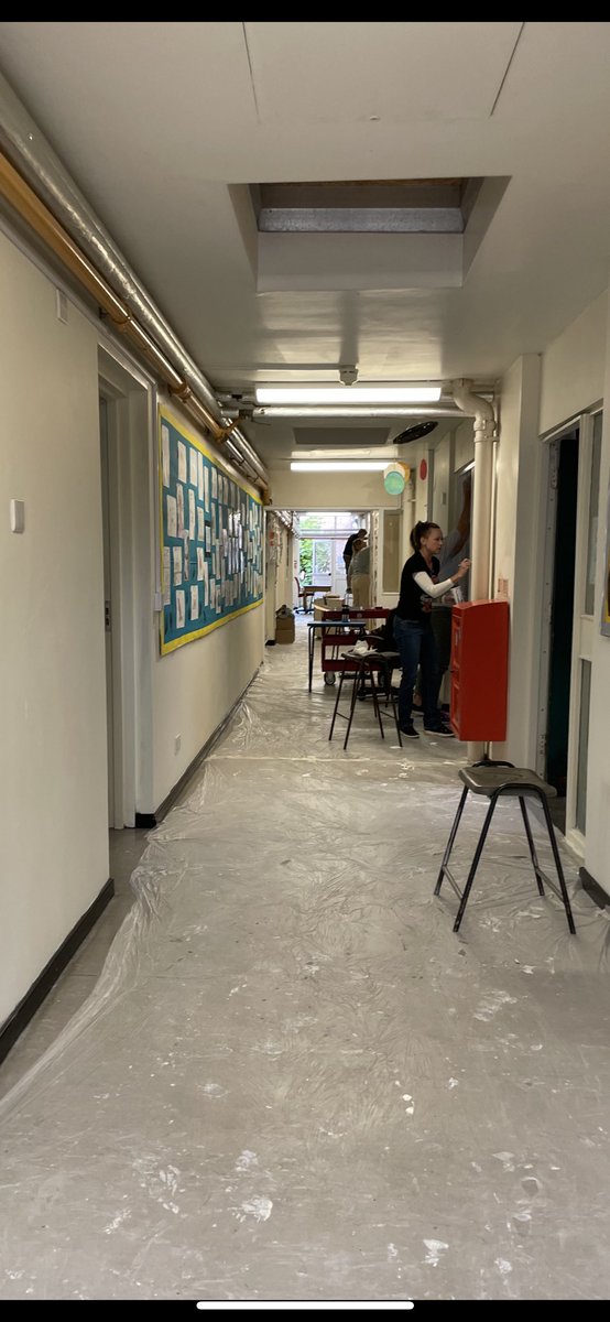 deanoharp's tweet photo. Volunteer painting day @StGeorgesHarpen yesterday, what a productive day we had! Thank you to everyone who turned out, amazing effort. https://t.co/0cDBerq0Tw