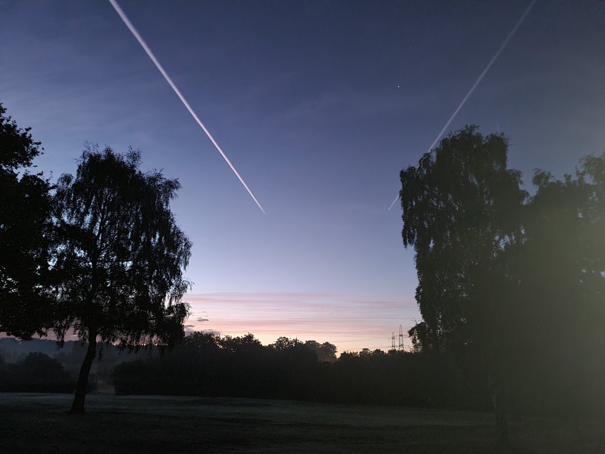 w83mulrooney's tweet photo. Crisp morning today @GolfBarr had to dig out my wolly hat #sunrise π
#greenkeeper #earlymornings #coursesetup https://t.co/Tw7c4VbzI5