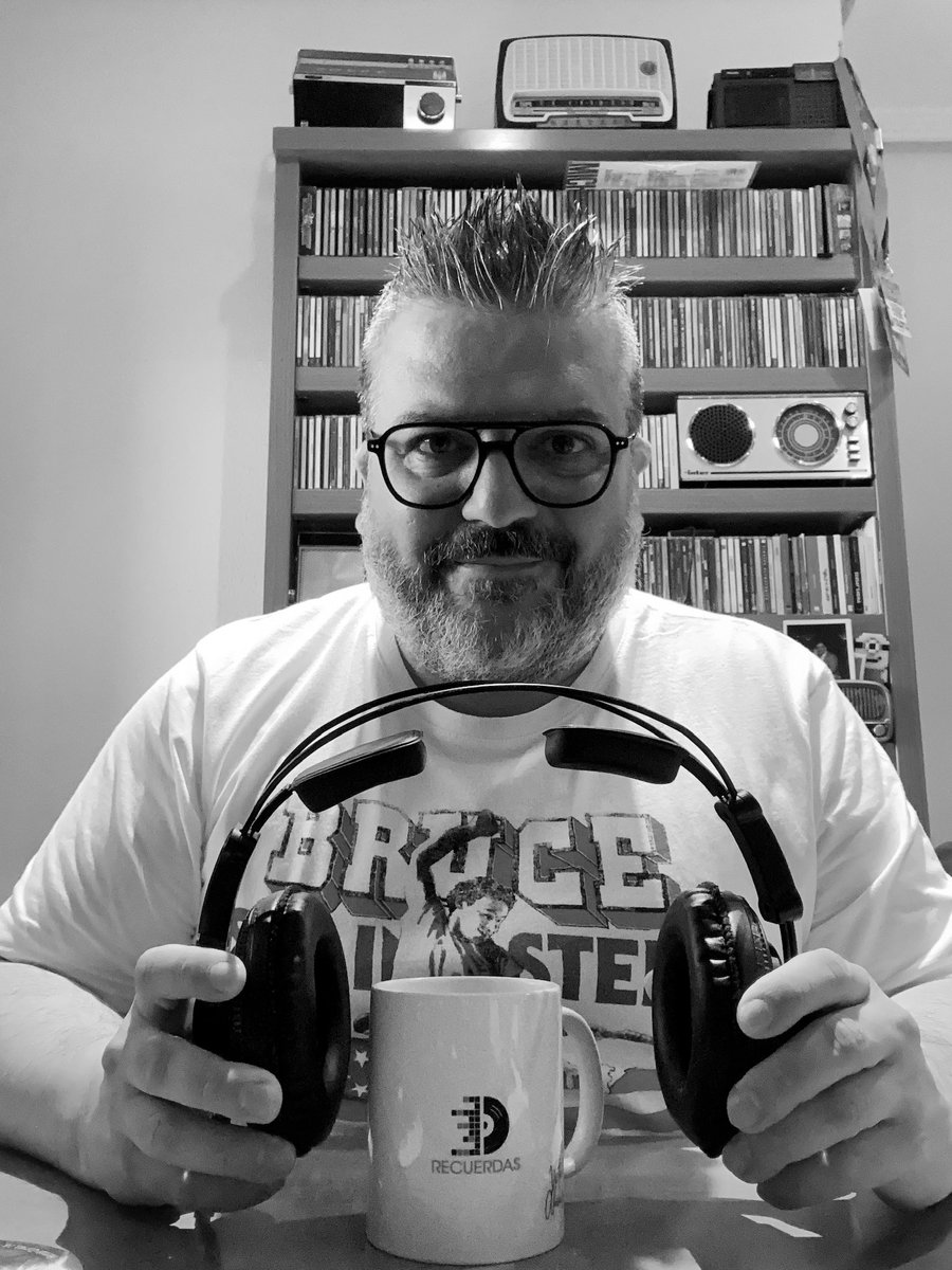 Los domingos son días de Radio, Compartimos recuerdos desde @recuerdas_net en la edición dominical. ¿Te apuntas? Escúchanos en tu radio más cercana o en recuerdas.net #Almansa #Recuerdas #DomingosEspeciales #Radio