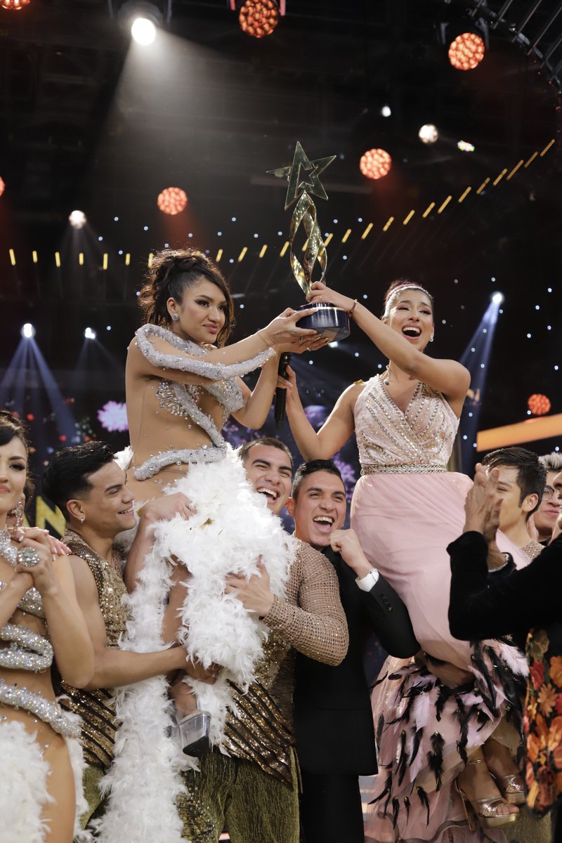 estanocheperu's tweet photo. #LaGranEstrella ¡LAS MEJORES!
Karla Zapata (Team Yahaira Plasencia) e Indira Orbegozo (Team Micheille Soifer) se coronaron las ganadoras absolutas de la primera temporada de La Gran Estrella⭐
Míralo por @AmericaTVGO ► https://t.co/L5I7cLhvX5 https://t.co/Ggx7Q2STKc