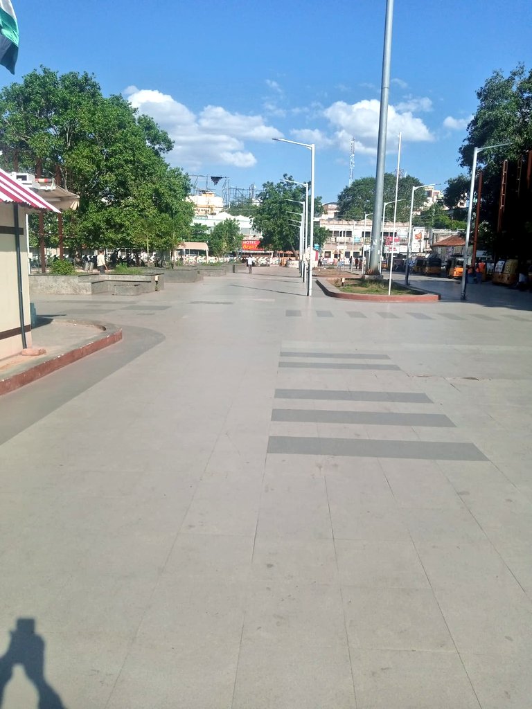 GMSRailway's tweet photo. Madurai Junction welcomes you!
The major railhead of the Temple Town Madurai greets passengers with its clean and pleasing ambience!
#CleanIndia #SwachhataPakhwada #Swachrail #SwachhBharatAbhiyanan
#SouthernRailway https://t.co/2fUGYOar7G