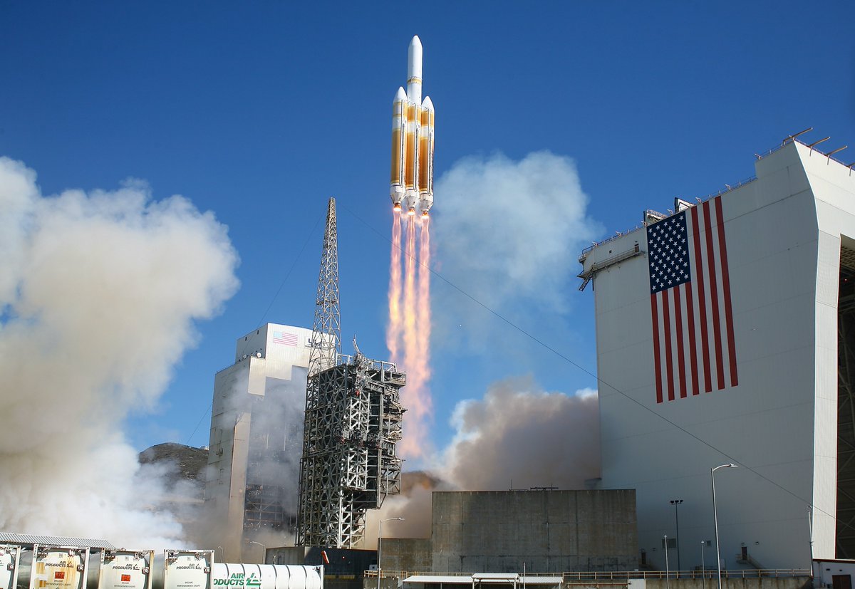 Some quick shots from todays last west coast @ULA #DELTA4HEAVY #NROL91 launch from ⁦@SLDelta30⁩ 09-25-22