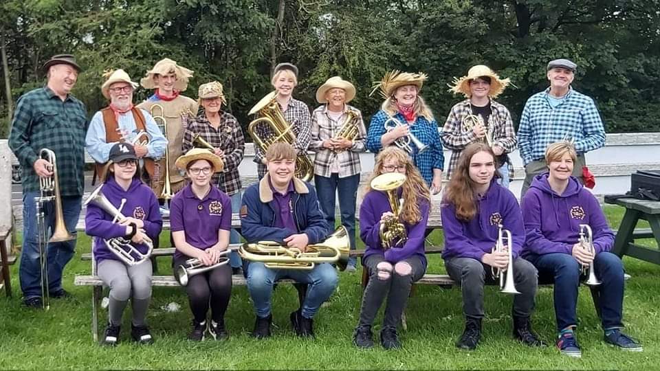 KearsleyYouthBB's tweet photo. We're really looking forward to @KWScarecrow today! We'll be playing for the prizegiving at Kearsley Mount Methodist Church from 11.45-12.15 then at:
The Moss Rose
The Grapes
Market Street Tavern
The Horseshoe!
#ScarecrowFestival #scarecrow
#community #Kearsley #Stoneclough https://t.co/gLIaVXQkgC