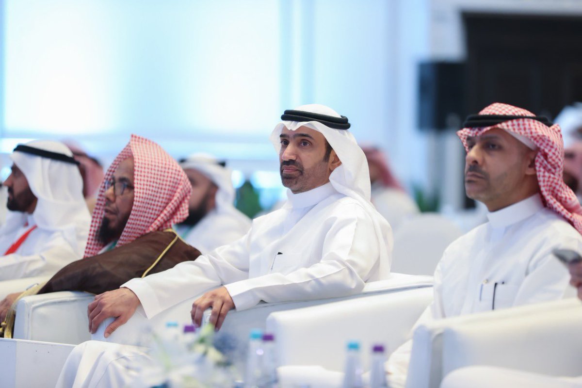 Ahmed_S_Alrajhi's tweet photo. التقيت اليوم بنخبة من الداعمين والمتخصصين في القطاع غير الربحي خلال ملتقى "مستقبل المؤسسات الأهلية في ظل رؤية المملكة 2030"، وأشكر لمجلس المؤسسات الأهلية جهودهم المميزة في التنظيم والتكامل مع مؤسسات المجتمع، وتقديم المبادرات النوعية، وبناء شراكات تعزز من الأثر الاجتماعي والتنموي. https://t.co/y8J589UWJM