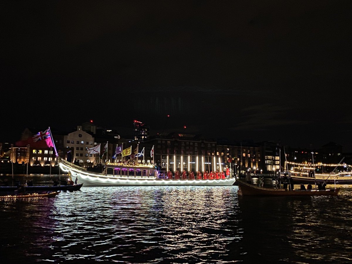 A huge thank you to ⁦<a href="/ThamesFestTrust/">Thames Festival Trust</a>⁩ &amp; the Thames River community for raising funds for the new ⁦<a href="/TowerRNLI/">Tower RNLI</a>⁩ lifeboat station at last night’s #Reflections flotilla. Honoured to be part of the event. #ProudOfOurCrowd #OneCrew ⁦⁦<a href="/GlorianaQRB/">Gloriana QRB</a>⁩ ⁦<a href="/RNLI/">RNLI</a>⁩