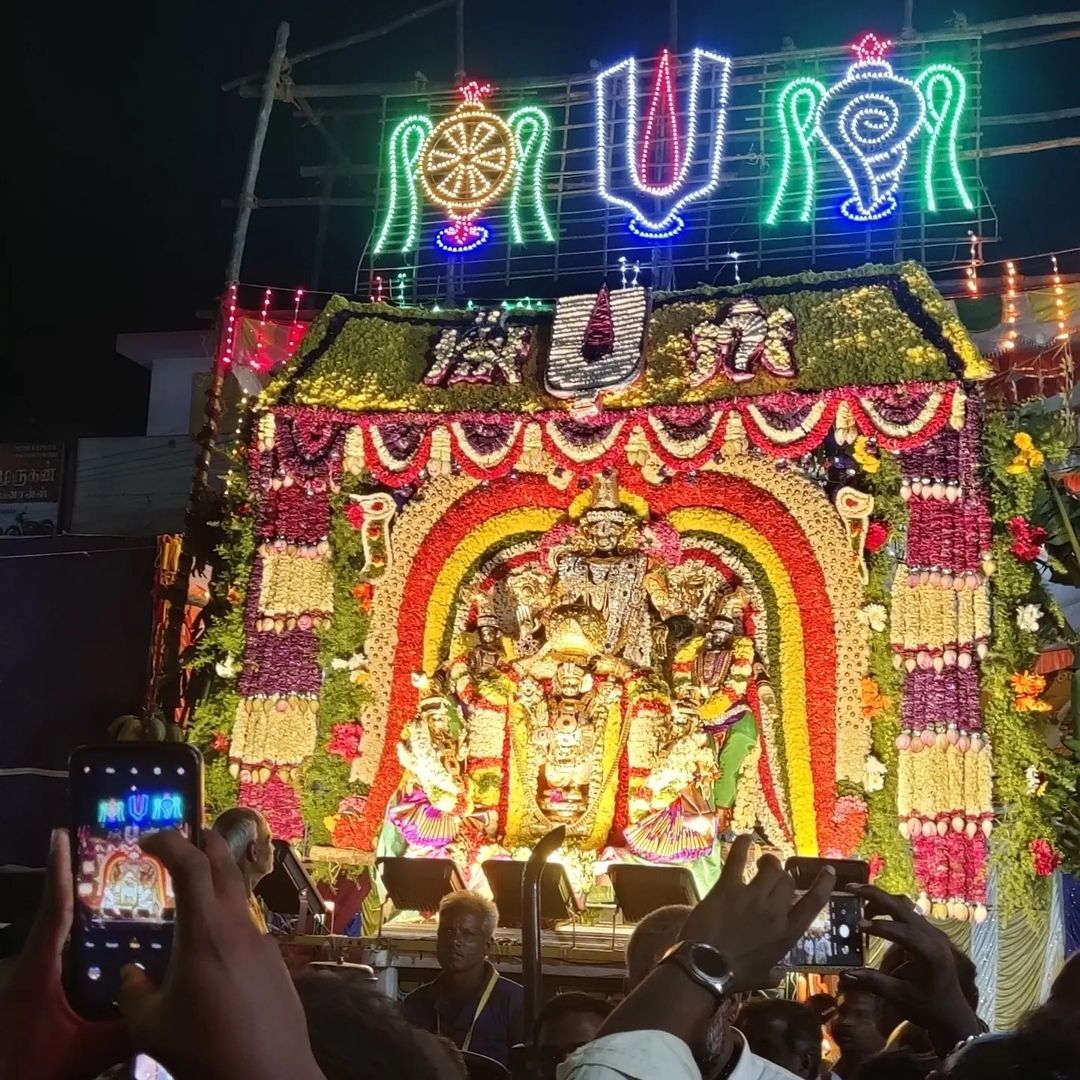 namma_arcot's tweet photo. ஆற்காட்டில்  பிராமண்ட திருமலை மாட வீதி ஏழுமலையான் தரிசனம் 
@ttd_vaibhavam
@svbcttd_official @ttdevasthanams @ttd_updates @ttd_devasthanm @ttdsevaonline @ttd_tirumala @perumal_songs #ttd #tirupathi #tirupathi_ap #tirupathi_walk #tirupathi_venkataramana #ap #tirupathibalaji https://t.co/pKWXCit02C