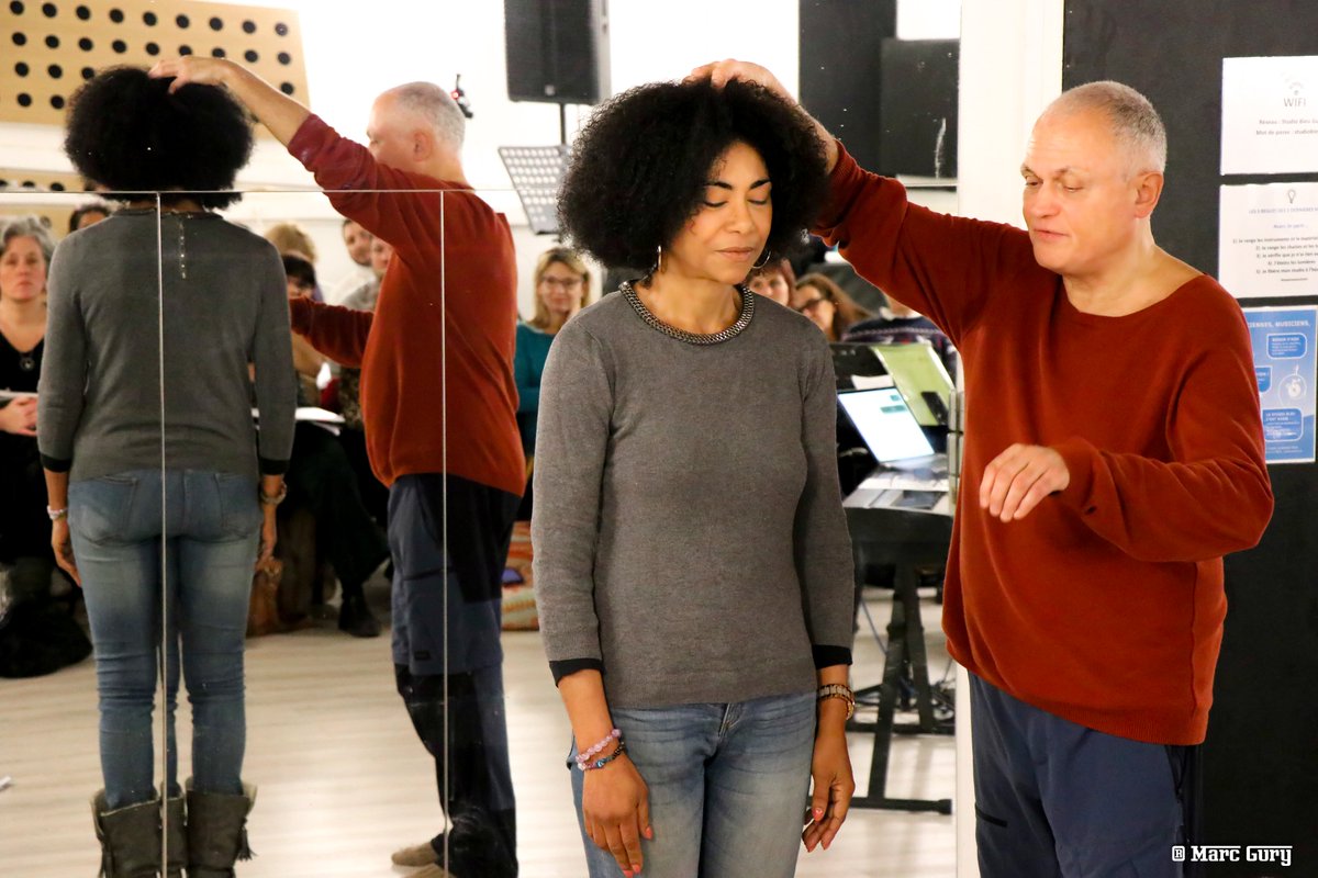 EcoleCross's tweet photo. Aider à supprimer ou diminuer les douleurs et tensions posturales pour remédier à d’éventuelles difficultés phonatoires et respiratoires.

#coachvocal #coachingvocal #profdechant #voix #coursdechant #apprendreachanter #chorale #comediemusicale  #intermittents #chanteur #chanteuse https://t.co/8k6dgYeUmC