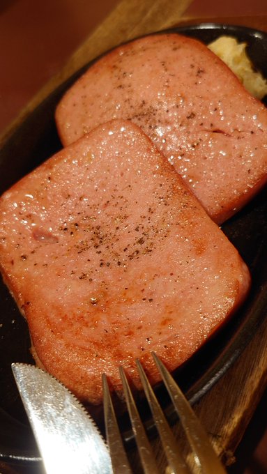 🇩🇪レバーケーゼのステーキだそうです(*'ω`*) 