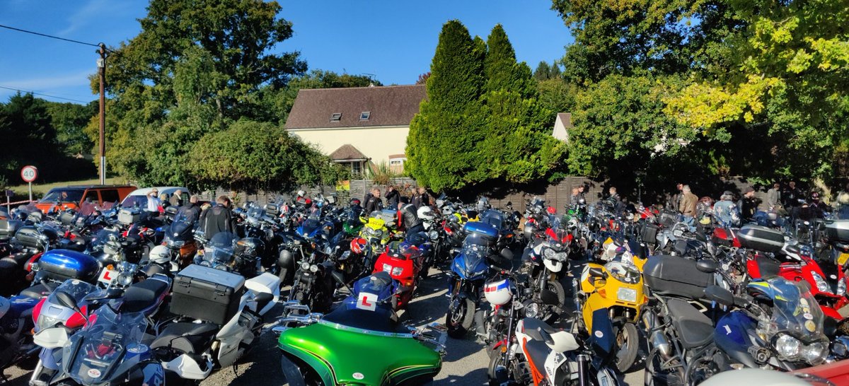 Amazing turn out for the <a href="/DocBike_Dorset/">DocBike_Dorset</a> ride out. Over 200 now. Still not to late to register <a href="/ChurchillPub/">The Churchill Arms</a>
