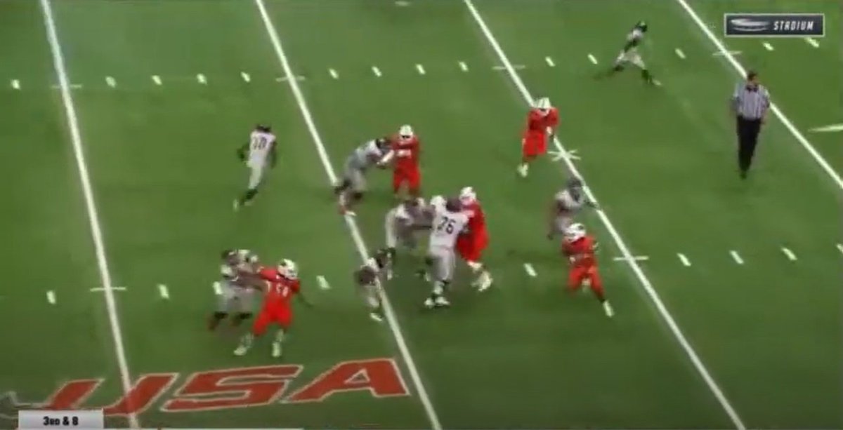 NeNeDallas's tweet photo. Just a mom recording her son's block. #CollegeFootball #76 #onlinepride https://t.co/im9p3muR3r