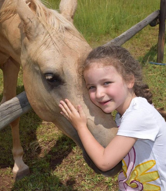 AfricanSafariC2's tweet photo. 📍Pakamisa Game Reserve
Children welcome at Pakamisa lodge! Our horses, cats and dogs become their friends during their stay with us. 😀
.
.
.
#pakamisagamereserve #familyholiday #childrenwelcome #horses #vacationwithhorses #africansafaricollective #weloveanimals https://t.co/avFghB0uSG