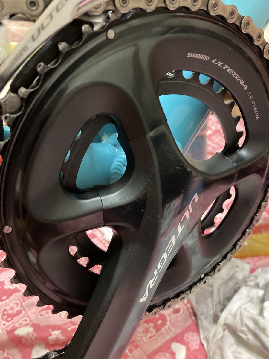 ドロドロのチェーンとプーリーとクランク周りの整備終わり、BBはそんなに汚れてなかったな 