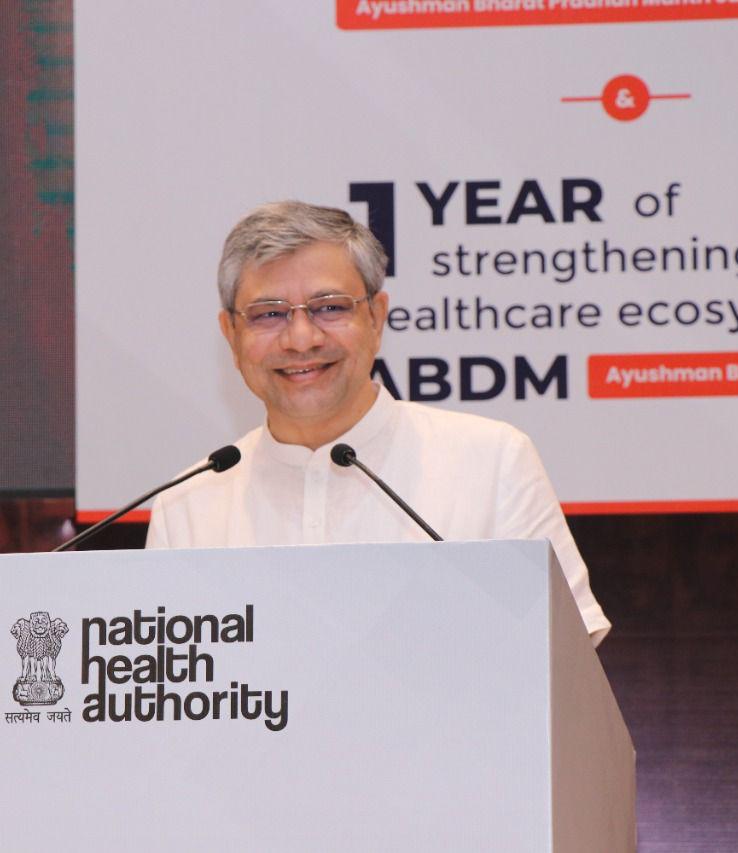 AshwiniVaishnaw's tweet photo. 4G and 5G connectivity will enable many digital health initiatives and innovations. 

Addressed the #ArogyaManthan2022 https://t.co/wNcpVLD2XC