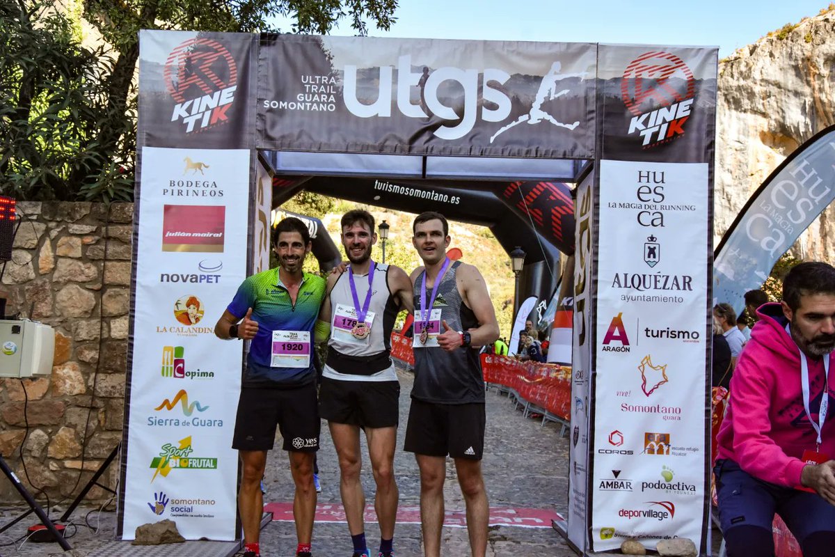 UltraTrailGuara's tweet photo. ‼️PODIUM MASCULINO TRAIL ALQUEZAR ‼️
🥇Nahum Calaceit 1:26:44
🥈 Rubén Vigil 1:26:45
🥉 Álvaro Cantín 1:28:10
Enhorabuena campeones. 🥳
#utgs #ultratrailguarasomontano #guara #alquezar #huesca #utgs2022 https://t.co/CuYHrvIpD9