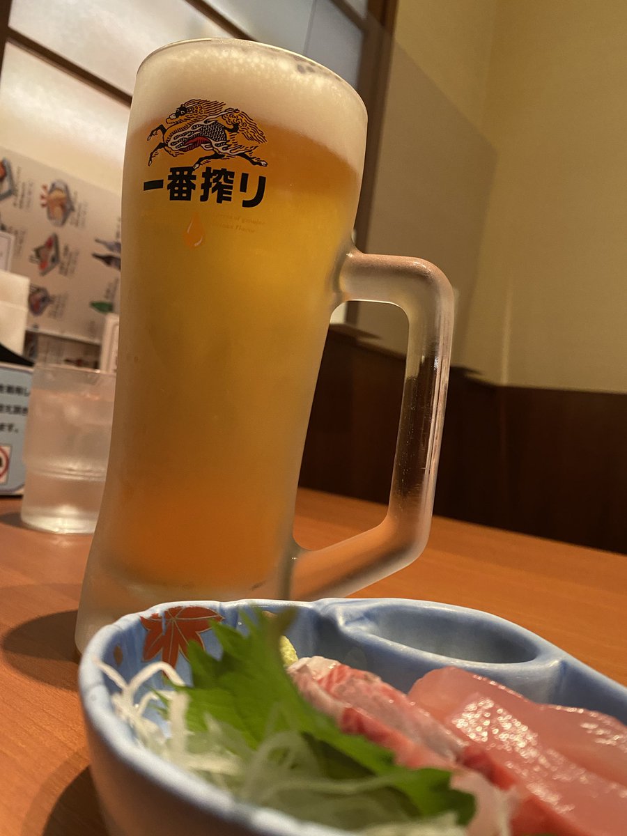 BAR11113106's tweet photo. 昨日は休肝日だったから今日は飲もう。
#ビール
#日曜日
#刺身 https://t.co/kZSC0W8maI