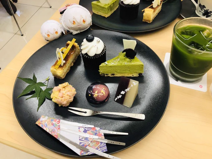 今日はとくび喫茶室さんで6振集合スイーツいただきましたどれも綺麗で可愛くて美味しかったです…!!朝早く行って良かった 