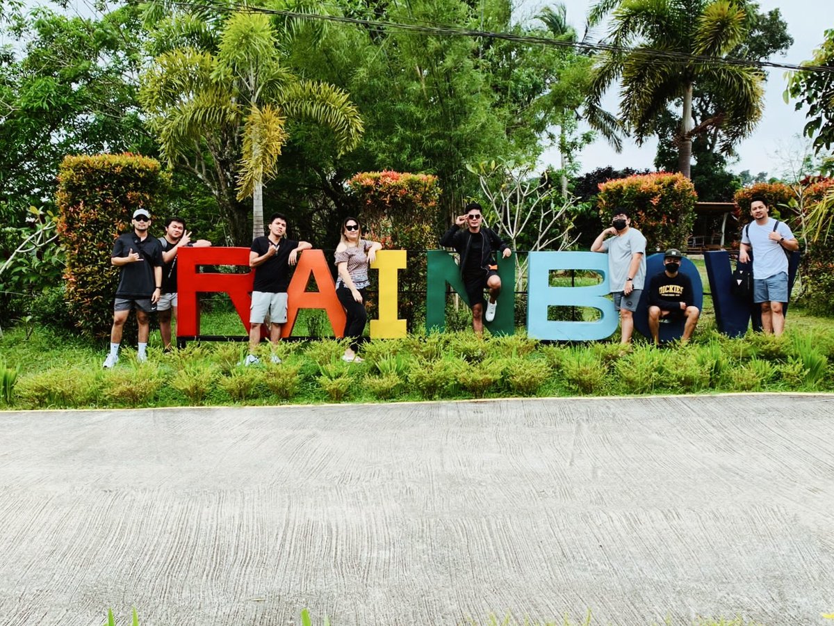 JNSBNDCO's tweet photo. Just a quick Escape in Tagaytay, Pagpag stress #FridayGroup ❤️ https://t.co/5CIFPgK75M