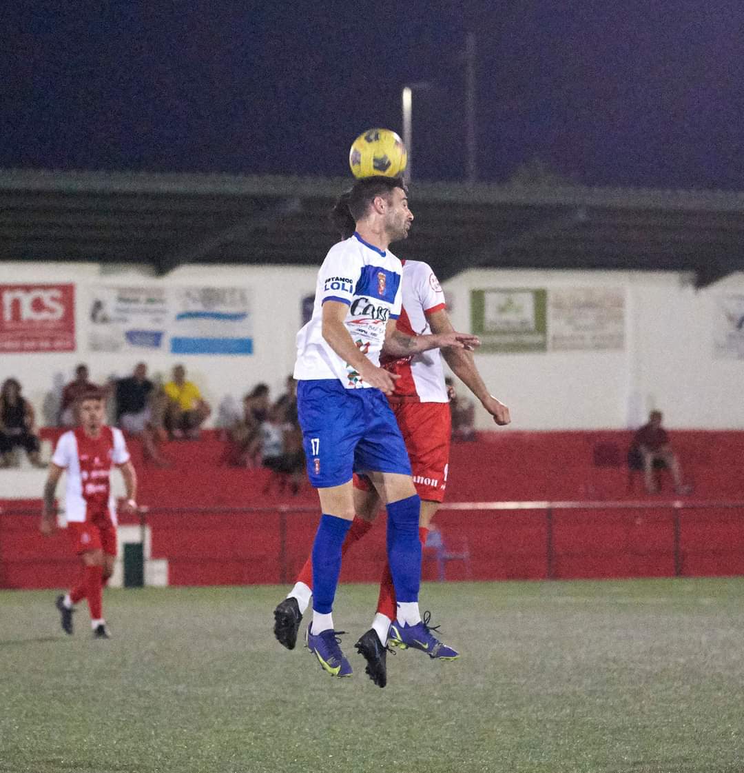 Tudela4PlaG's tweet photo. El @cd_vilches debuta en DH y vuelve al fútbol autonómico 13 campañas después. Mantiene la base del ascenso y ha fichado experiencia en categoría superior. El reto de @chicoperez04 es seguir siendo un equipo férreo atrás y efectivo en ataque. 

🔝 @diegoeljopi
🧙‍♂️ @CRISGARRIDO15 https://t.co/LnHLlHu4Tl