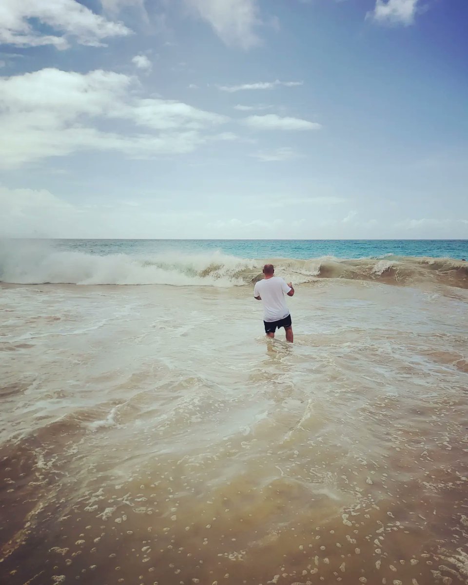 LynzWicker's tweet photo. So brave and nuts at the same time 💦 @wix1210 https://t.co/9lZtKfYtbH