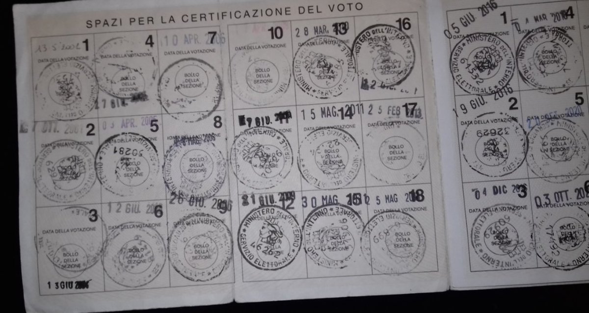 madeddoni's tweet photo. Ammattisco quando mi dicono "Ho perso la #tesseraelettorale". In Italia. Con #elezioni ogni 3 mesi, per mantenere nuovi idioti, più Enrichino #Mentana. Come FATE a dimenticarvi dove l'avete messa? Perché non la tenete vicino allo spazzolino da denti, o tra lo zucchero e il sale? https://t.co/9P71GBqjuS