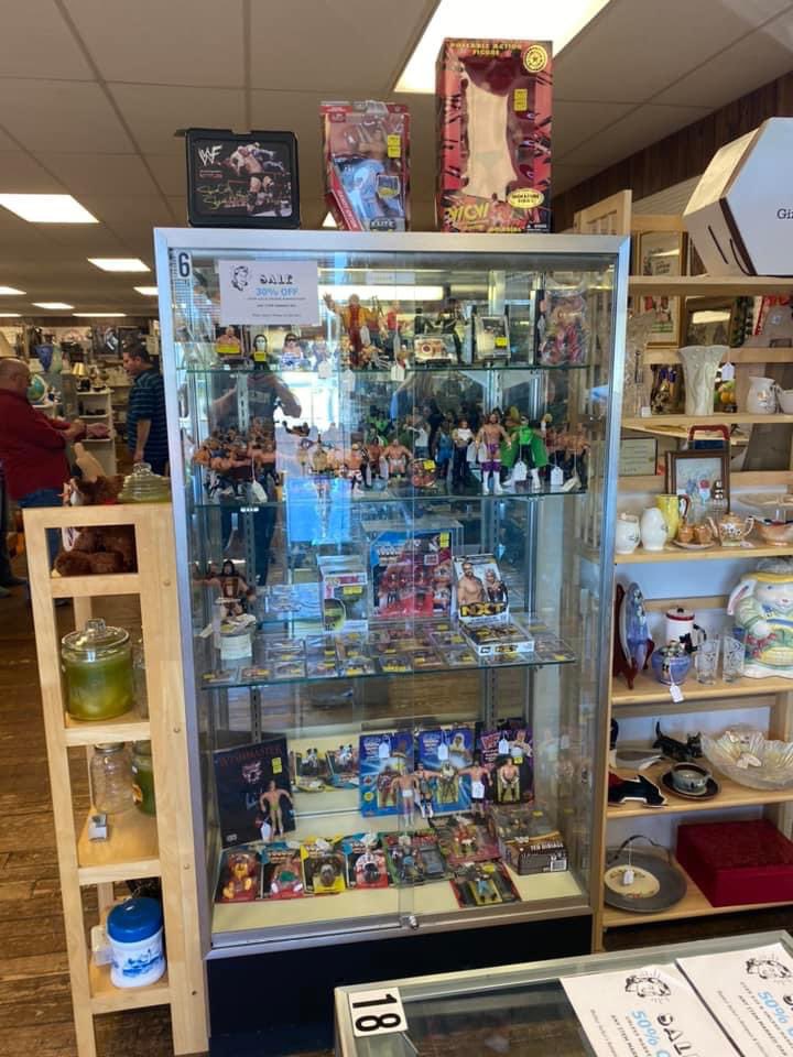 RefLarrysWC's tweet photo. ๐FALL EXTRAVAGANZA!!๐
Continues TODAY 9/25, 9am-5pm
SALE! 30% OFF ANYTHING IN MY BOOTH & trophy case #6 over $10 & not marked firm.@RefLarrysWC is Vendor REF & LP
566 N. Reading Rd, Ephrata, Pa 17522
#mothertuckersantiques #reflarryswc #fallextravaganza https://t.co/gMNcbdzRgG