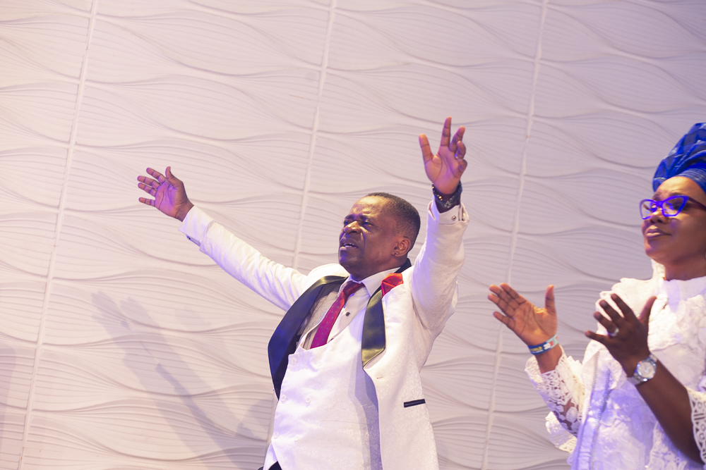 gigcglobal's tweet image. You raise us up from our low places and set us ABOVE ONLY. 

A Moses ministering 

#MVC2022 #MenConference #AboveOnly #GIGCService #SundayService #GloryWorld #GIGCGlobal