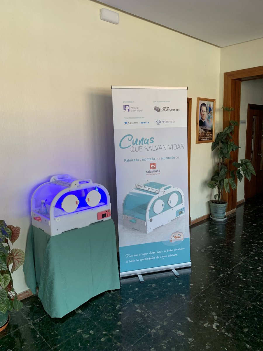centroboscoleon's tweet photo. Estamos muy contentos y agradecidos a @LEON3_D ya que en estos tiempos tan complicados han querido poner su granito de arena en nuestro proyecto de construcción de CUNAS QUE SALVAN VIDAS donándonos varias bobinas de material para nuestras impresoras 3D

#salesianosleon #leon3d https://t.co/R04rFM5eXe