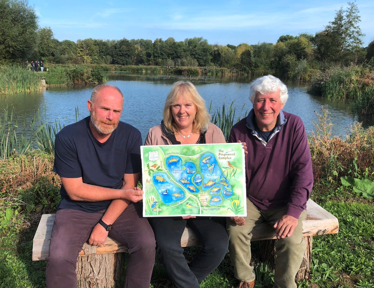 JaneSunflower's tweet photo. Yesterday we went to the #Pingewood #lakes nr Reading to deliver the original #painting I did for Reading & District #Angling Assoc. Del & Mart are absolutely delighted with it! It will be made into info panels to enable anglers to easily find their way around.
#fishing #rdaa https://t.co/aMgWCS0TGC